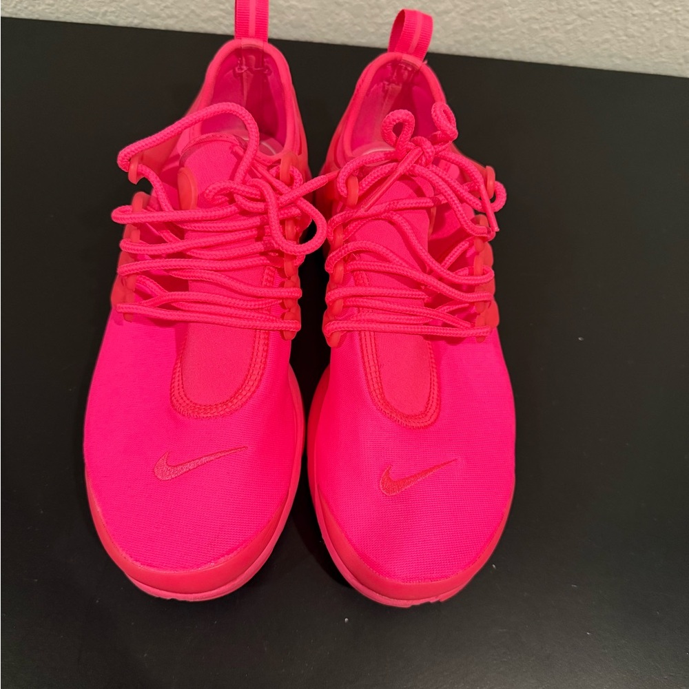 Nike triple pink Presto Athletic Sneakers